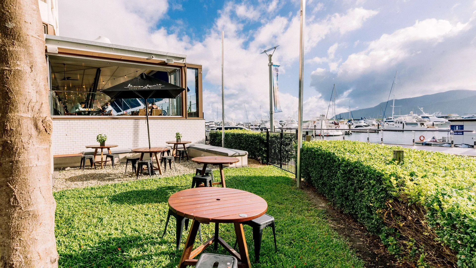 Shangri-La The Marina, Cairns 5*,  Australia
